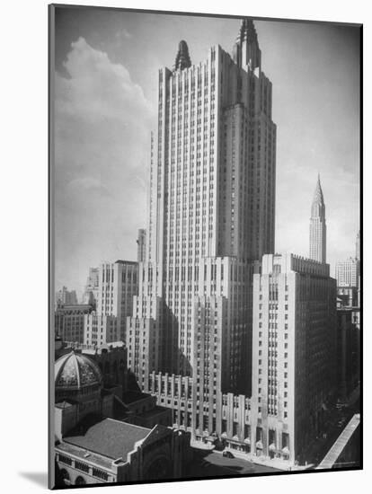 Exterior of Waldorf Astoria Hotel-Alfred Eisenstaedt-Mounted Photographic Print