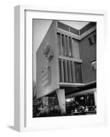 Exterior View of the Beverly Carlton Hotel-Allan Grant-Framed Photographic Print