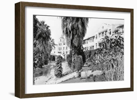 Exterior View of the Beverly Hills Hotel-null-Framed Photographic Print