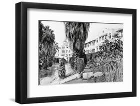 Exterior View of the Beverly Hills Hotel-null-Framed Photographic Print