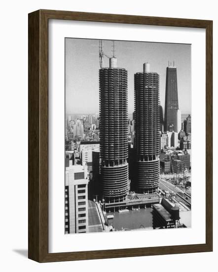 Exterior View of the Marina Towers Overlooking Chicago River-null-Framed Photographic Print