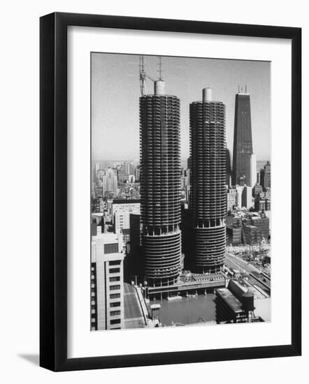 Exterior View of the Marina Towers Overlooking Chicago River-null-Framed Photographic Print