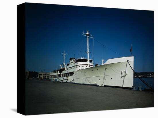 Exterior View of U.S.S. Williamsburg-null-Stretched Canvas