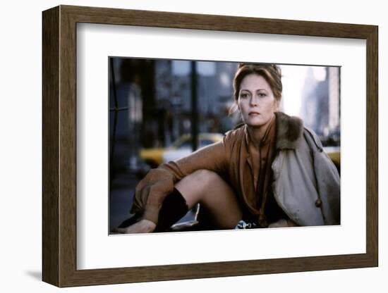 EYES OF LAURA MARS, 1978 directed by IRVIN KERSHNER Faye Dunaway (photo)-null-Framed Photo