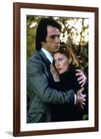 EYES OF LAURA MARS, 1978 directed by IRVIN KERSHNER Tommy Lee Jones and Faye Dunaway (photo)-null-Framed Photo