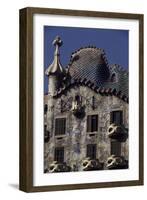 Facade of Batllo House, 1907-Antonio Gaudi-Framed Giclee Print