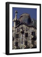 Facade of Batllo House, 1907-Antonio Gaudi-Framed Giclee Print