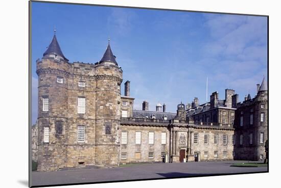 Facade of Holyroodhouse Palace, 1671-1679-William Bruce-Mounted Giclee Print