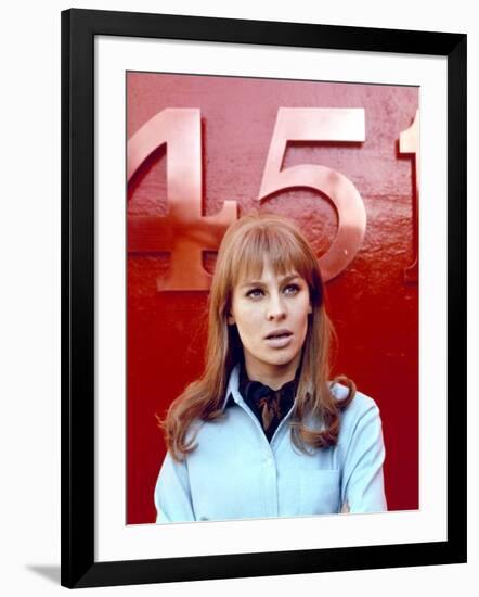 FAHRENHEIT 451, 1966 directed by FRANCOIS TRUFFAUT Julie Christie (photo)-null-Framed Photo