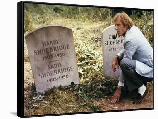 FAMILY PLOT, 1976 directed by ALFRED HITCHCOCK Bruce Dern (photo)-null-Framed Stretched Canvas