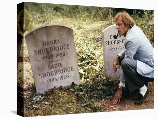 FAMILY PLOT, 1976 directed by ALFRED HITCHCOCK Bruce Dern (photo)-null-Stretched Canvas