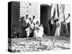 Family with Corn, State of Veracruz, Mexico, 1927-Tina Modotti-Stretched Canvas