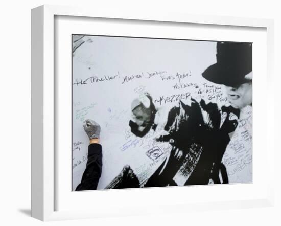 Fans Sign Tribute Wall to Michael Jackson outside the Staples Center, Los Angeles, July 7, 2009-null-Framed Photographic Print