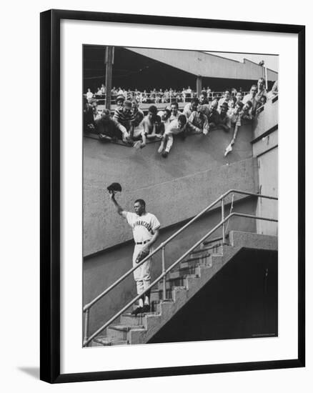 Fans Welcoming Giants Star Willie Mays at Polo Grounds-Art Rickerby-Framed Premium Photographic Print