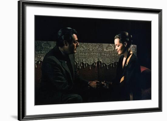 FANTASMA D'AMORE / FANTOME D'AMOUR, 1980 directed by DINO RISI Marcello Mastroianni and Romy Schnei-null-Framed Photo