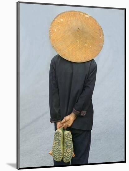 Farmer Wearing Bamboo Hat, Yunnan Province, China-Keren Su-Mounted Photographic Print