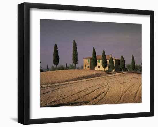 Farmhouse in Rural Tuscany, Italy-Roy Rainford-Framed Photographic Print