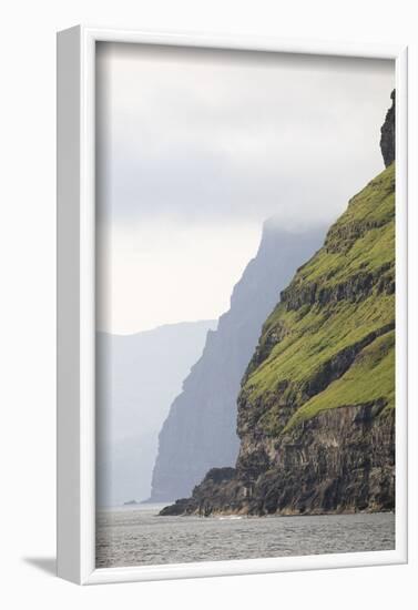 Faroes, Hestur-olbor-Framed Photographic Print