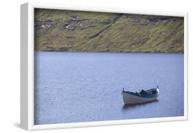 Faroes, Vagar, Sorvagsvatn, Leitisvatn, oar boot-olbor-Framed Photographic Print