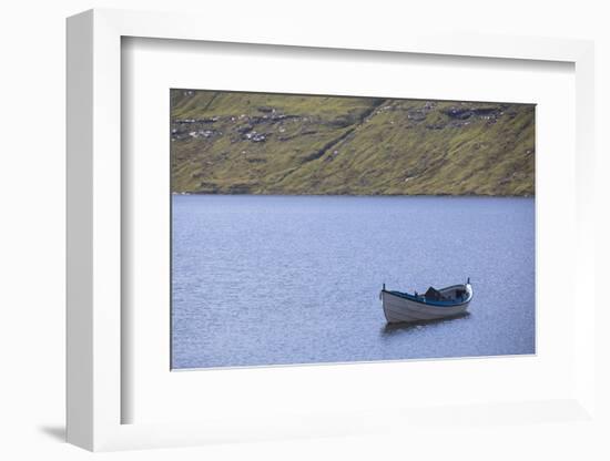 Faroes, Vagar, Sorvagsvatn, Leitisvatn, oar boot-olbor-Framed Photographic Print