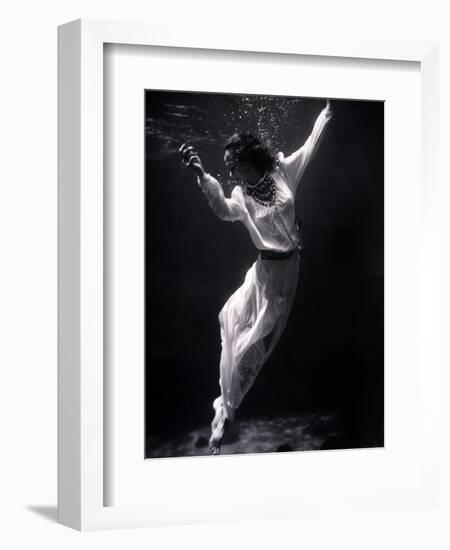 Fashion Model Underwater, 1939-Science Source-Framed Giclee Print