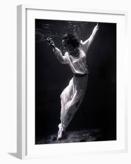 Fashion Model Underwater, 1939-Science Source-Framed Giclee Print