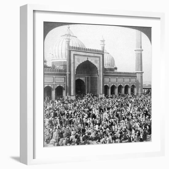 Fast Day Within the Jumma Musjid, Delhi, India, 1903-Underwood & Underwood-Framed Giclee Print