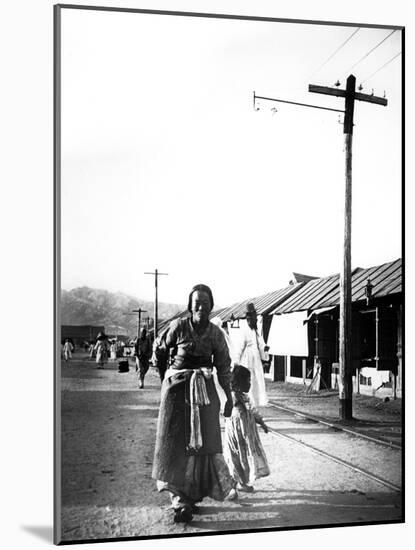 Father and Child, Seoul, Korea, 1900-null-Mounted Giclee Print