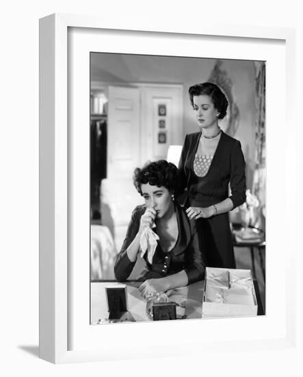 FATHER OF THE BRIDE, 1950 directed by VINCENTE MINNELLI Elizabeth Taylor / Joan Bennett (b/w photo)-null-Framed Photo