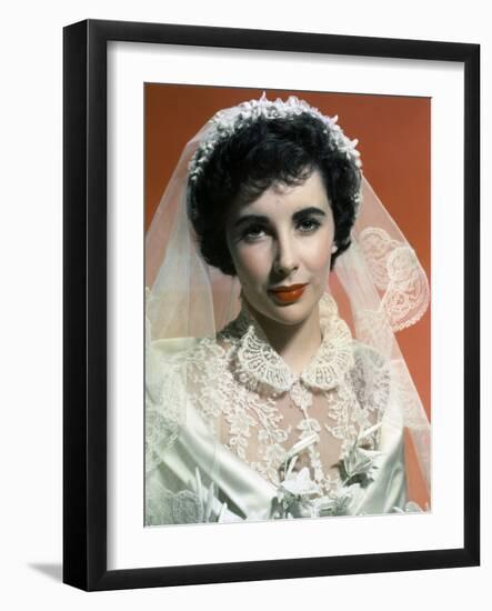 FATHER OF THE BRIDE, 1950 directed by VINCENTE MINNELLI Elizabeth Taylor (photo)-null-Framed Photo