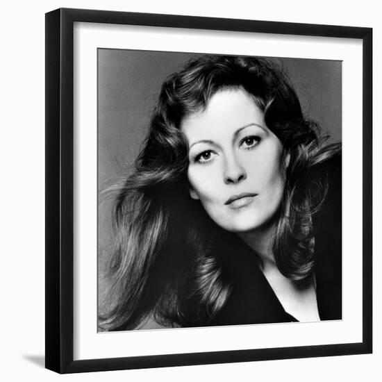 Faye Dunaway, 1980-null-Framed Photo