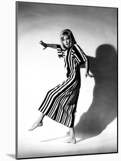 Faye Dunaway, Portraitc.1960s-null-Mounted Photo