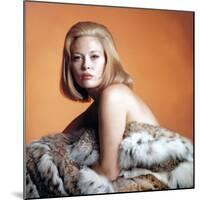 Faye Dunaway-null-Mounted Photo