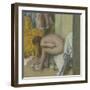 Femme à la toilette, essuyant son pied gauche-Edgar Degas-Framed Giclee Print