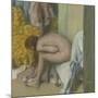 Femme à la toilette, essuyant son pied gauche-Edgar Degas-Mounted Giclee Print