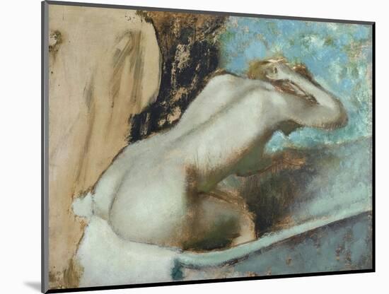 Femme assise sur le rebord d' une baignoire et s'épongeant le cou-Edgar Degas-Mounted Giclee Print