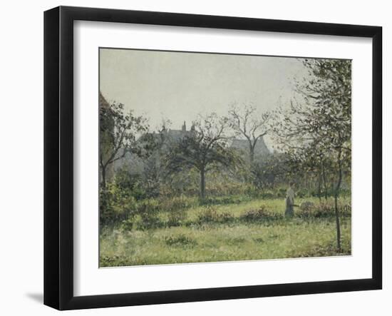 Femme dans un verger, matinée d'automne, jardin d'Eragny-Camille Pissarro-Framed Giclee Print