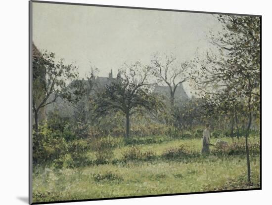 Femme dans un verger, matinée d'automne, jardin d'Eragny-Camille Pissarro-Mounted Giclee Print