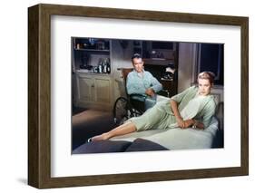 Fenetre sur cour REAR WINDOW by AlfredHitchcock with James Stewart and Grace Kelly, 1954 (photo)-null-Framed Photo