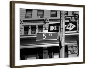 Fifth Avenue Sign 5 Th Av New York Manhattan USA Black & White-holbox-Framed Photographic Print