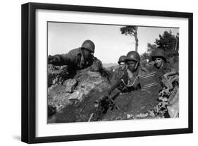 Fighting North of the Chongchon River During the U.S. Advance Above the 38th Parallel-null-Framed Photo