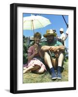 FINIAN'S RAINBOW, 1968 directed by FRANCIS FORD COPPOLA On the set, Petula Clark and Francis Ford C-null-Framed Photo