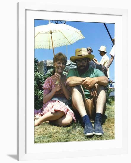 FINIAN'S RAINBOW, 1968 directed by FRANCIS FORD COPPOLA On the set, Petula Clark and Francis Ford C-null-Framed Photo