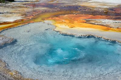 https://imgc.allpostersimages.com/img/posters/firehole-spring-firehole-lake-drive-lower-geyser-basin-yellowstone-national-park-wyoming-usa_u-L-Q13FBBK0.jpg?artPerspective=n