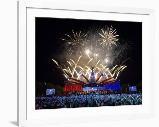 Fireworks over Buckingham Palace for the Queen's Diamond Jubilee-Associated Newspapers-Framed Photo