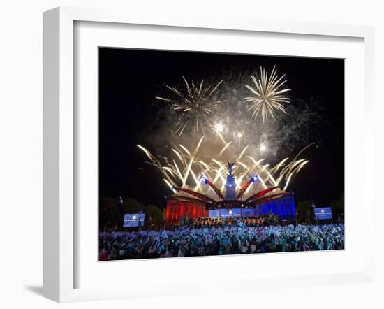 Fireworks over Buckingham Palace for the Queen's Diamond Jubilee-Associated Newspapers-Framed Photo