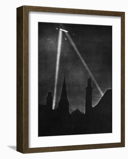 First Zeppelin Air Raid on London, During World War I 1915-Robert Hunt-Framed Photographic Print