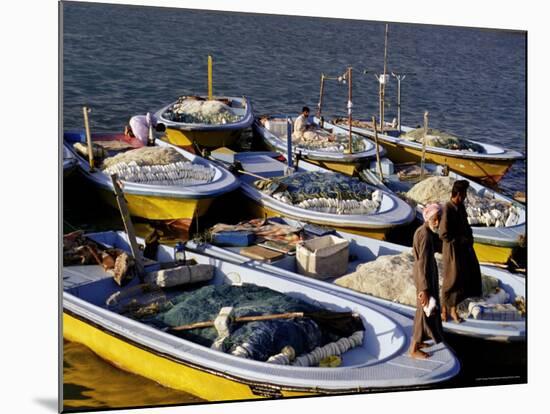 Fishermen, Kish Island, Iran, Middle East-Sergio Pitamitz-Mounted Photographic Print