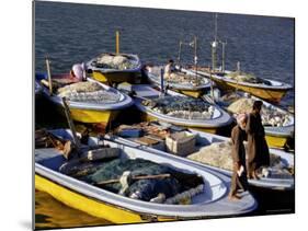 Fishermen, Kish Island, Iran, Middle East-Sergio Pitamitz-Mounted Photographic Print