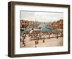 Fisketorget, Bergen, Pub. C.1900-null-Framed Premium Giclee Print